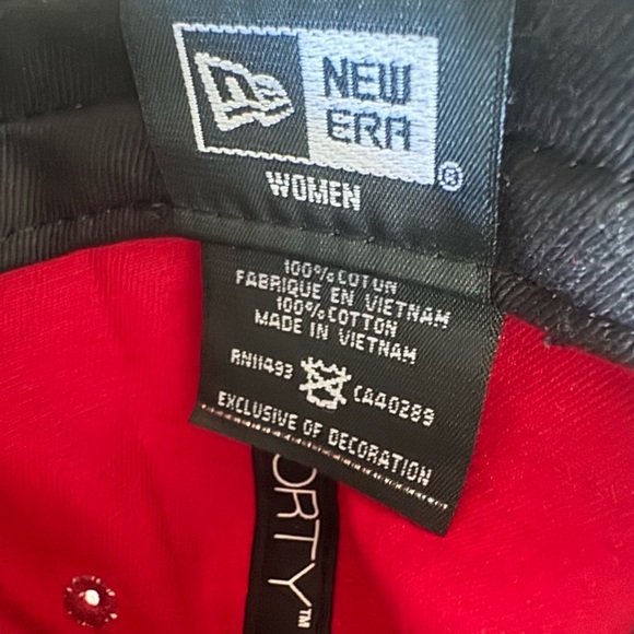 NFL Women’s Official Arizona Cardinals Football Team
Embroidered Ball Cap Hat - Picture 8 of 15